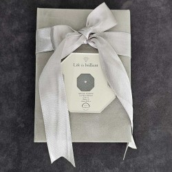 Brilijant u blisteru 0.03ct Brilijant u blisteru 0.03ct