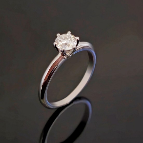 Prsten sa brilijantom 0.70 CT VS1-G