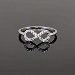 Prsten od belog zlata sa cirkonima 0406-114