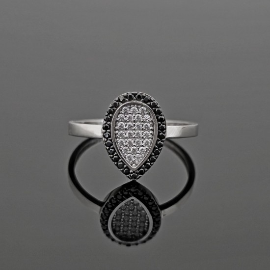 Prsten od belog zlata sa cirkonima 0520-150