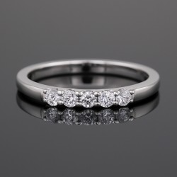 Prsten od belog zlata sa dijamantima 430-242