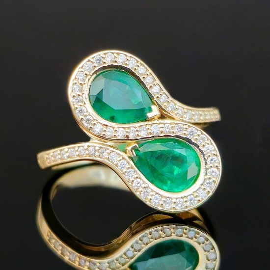 Prsten od žutog zlata sa smaragdima i brilijantima 1020-350