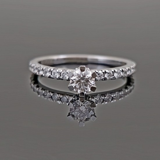 Prsten sa Dijamantima 0.69ct od belog zlata. 840-600