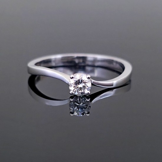 Prsten sa brilijantom 0.20ct od belog zlata. 0921-172