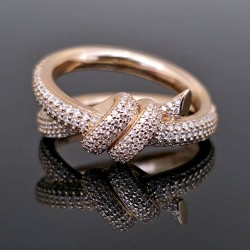 Prsten sa dijamantima 0.65ct od zutog zlata. 1380-900