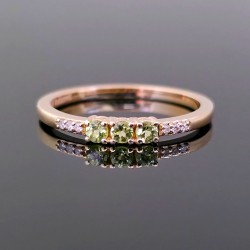 Prsten od rozeg zlata sa peridotima i dijamantima 0901-200