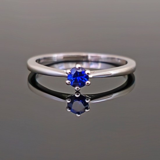 Prsten sa plavim safirom 0.20ct od belog zlata. 0512-170