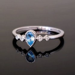 Prsten sa blue topazom i brilijantima 0807-135