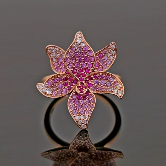 Prsten od roze zlata sa rubinima, pink safirima I brlijantima K0102-525